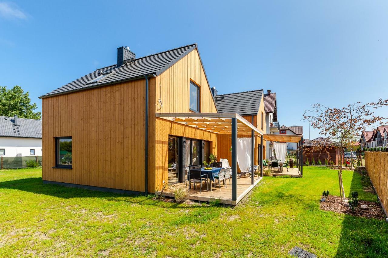 Domki Rosse Niedaleko Plazy Jastrzębia Góra Exterior foto